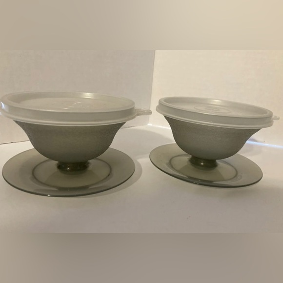 Tupperware 2 Vtg dessert bowls with lids - Picture 2 of 7